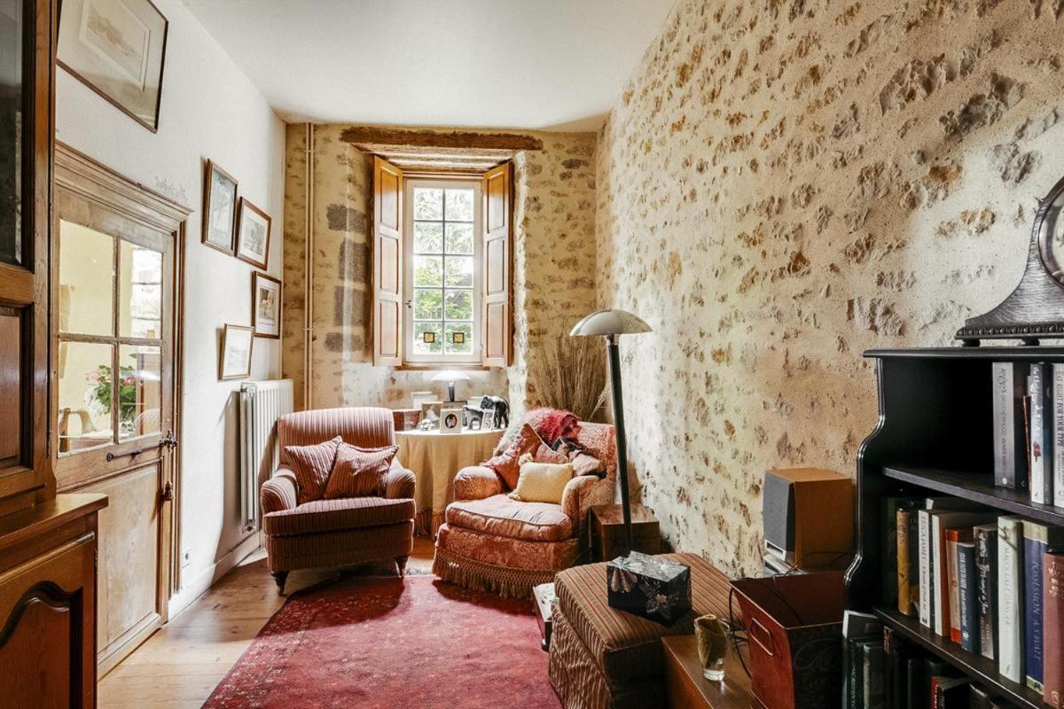 14Th Century Priory In Pressigny Bed & Breakfast Pressigny  Exterior photo
