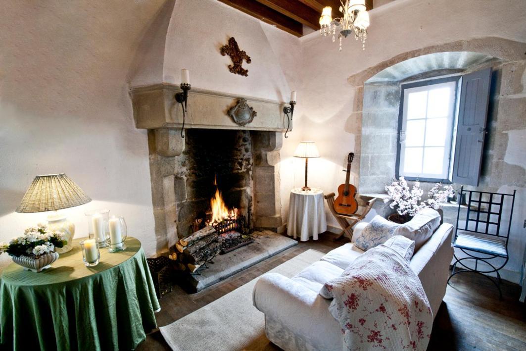 14Th Century Priory In Pressigny Bed & Breakfast Pressigny  Exterior photo