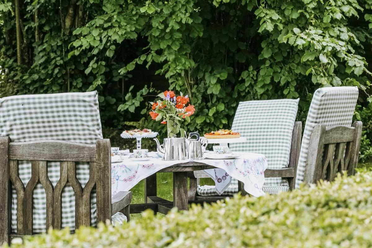 14Th Century Priory In Pressigny Bed & Breakfast Pressigny  Exterior photo