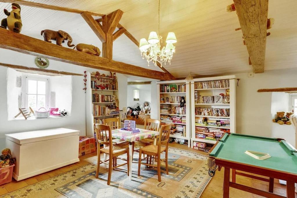 14Th Century Priory In Pressigny Bed & Breakfast Pressigny  Exterior photo