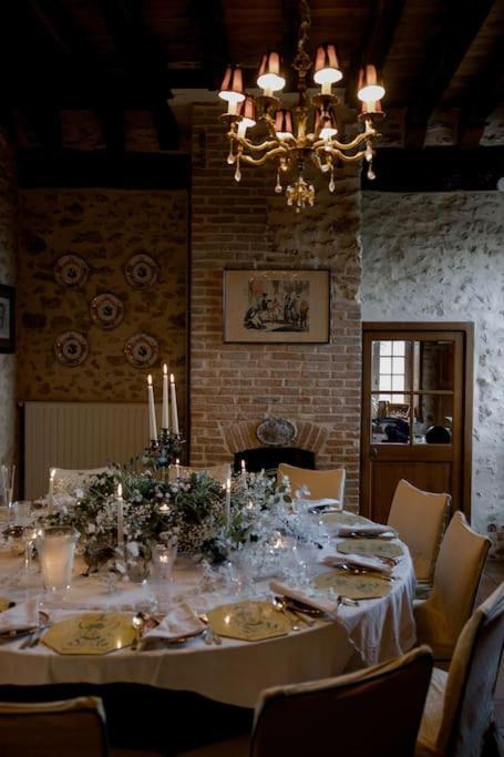 14Th Century Priory In Pressigny Bed & Breakfast Pressigny  Exterior photo